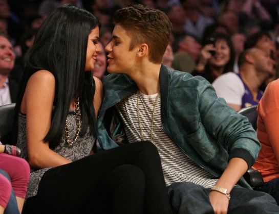 Justin and Selena are Not Engaged!