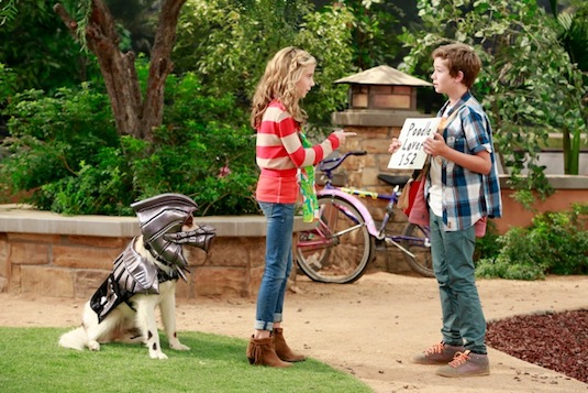 EXCLUSIVE: Pic & Clip for All-New <em>Dog with a Blog</em>!