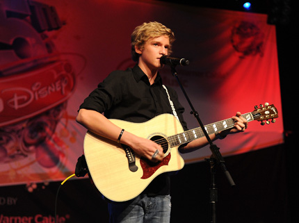 WATCH: Cody Simpson at Staples Center!