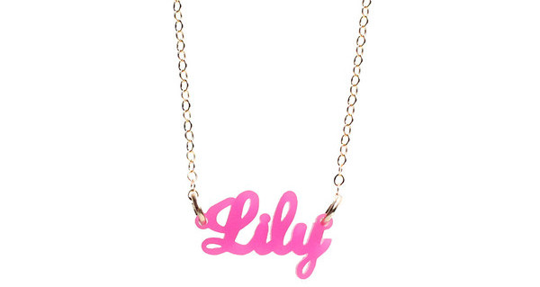 Style Crush: Vintage Nameplate Necklaces