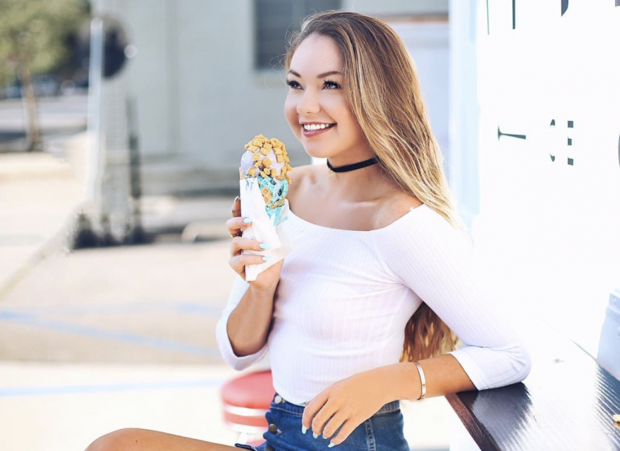 These Celebs Love Ice Cream Just As Much As You Do!