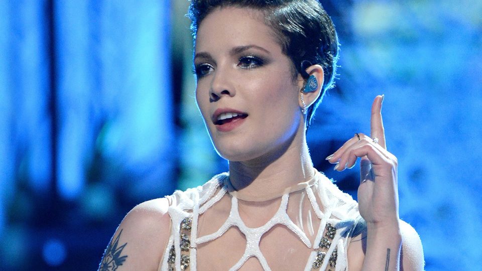A Look at All of Halsey’s Hair Styles