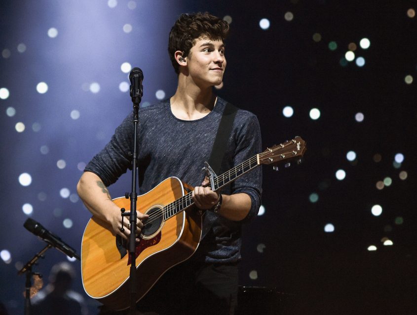 Shawn Mendes Has A Late Night Jam Session
