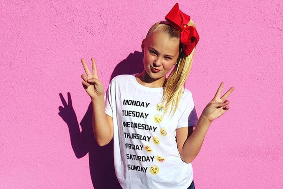 This is How Jojo Siwa Gets Up in the Morning