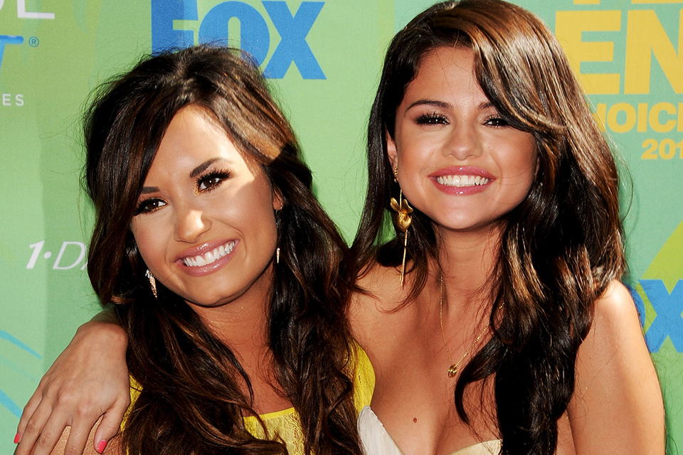 Demi Lovato and Selena Gomez Had An Adorable Twitter Reunion