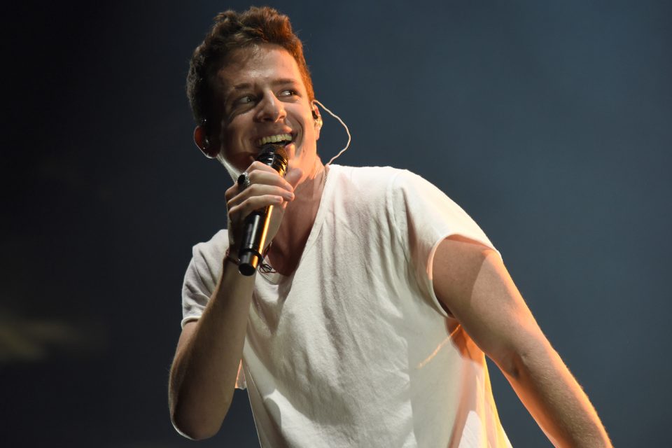 Charlie Puth Hilariously Covers Popular Throwback Songs On ‘The Tonight Show’