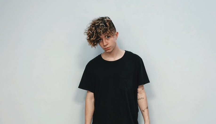 7 Times Jack Avery’s Hair Was Just Too Good