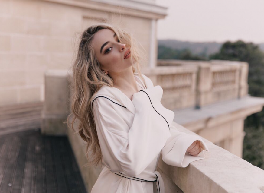 Sabrina Carpenter Shares Adorable Video With Ava Michelle From ‘Tall Girl’ Set