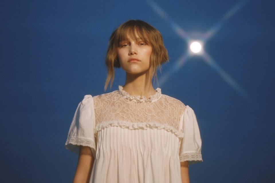 Grace VanderWaal Shares First-Ever Live Performance of Latest Single ‘Stray’